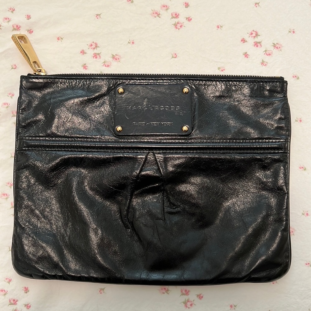 Marc Jacobs black leather clutch